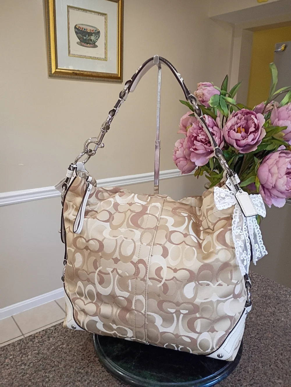 NWT Coach Opt Signatire Carly Hobo